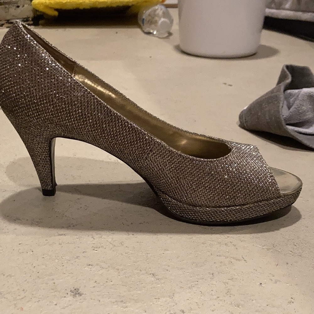 High heels - Picture 3 of 3
